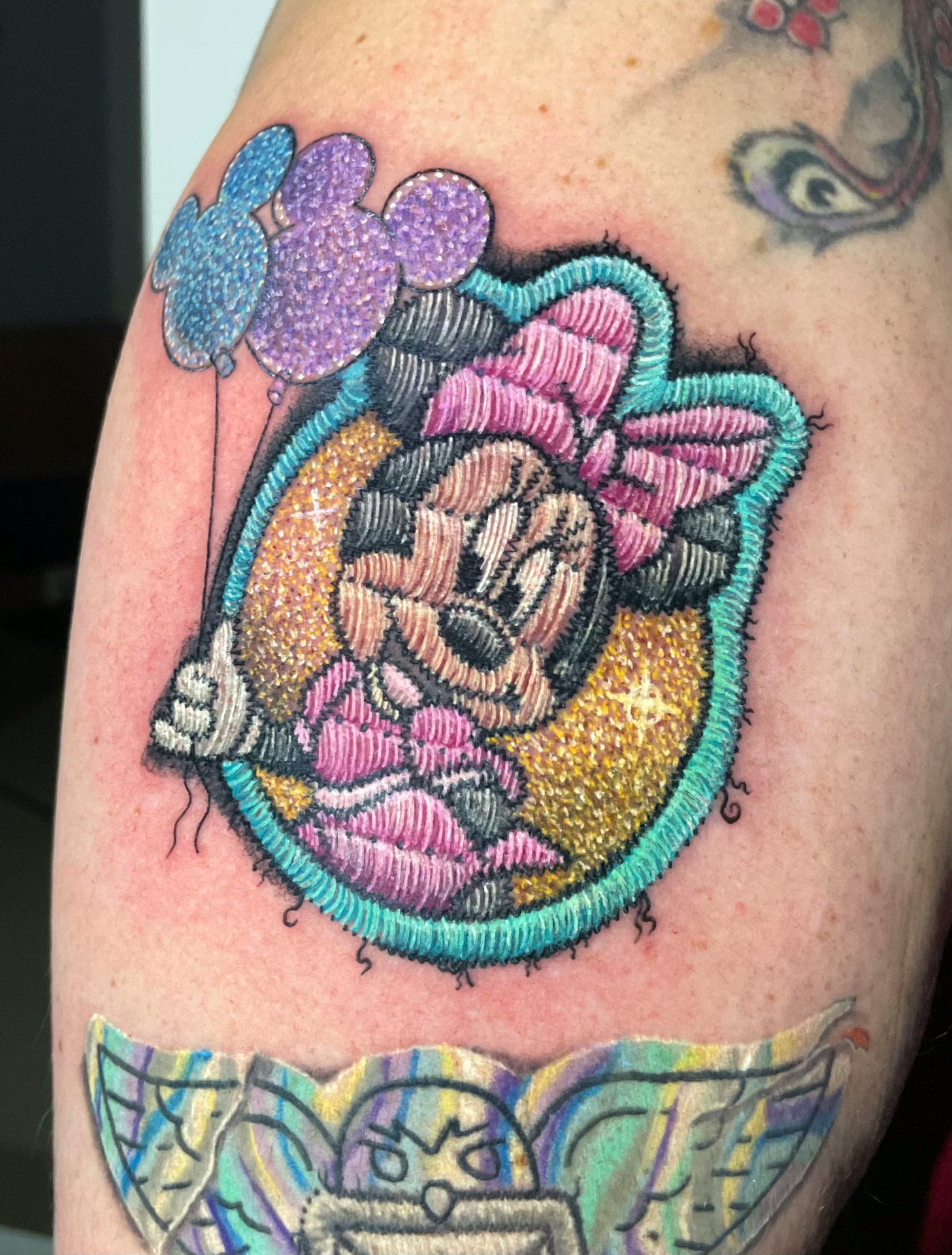 Tatuagem patch colorida da Minnie por Ricardo