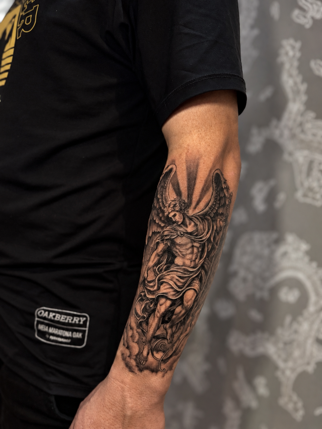 Tatuagem realista de arcanjo por Cascio